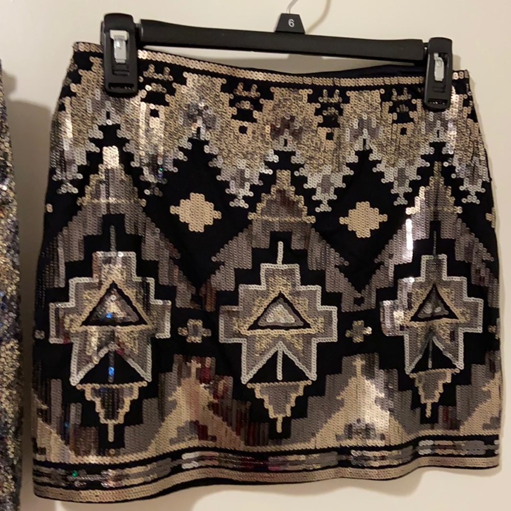 Express sequin mini skirt EUC worn once